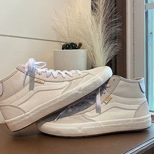 ✨Vans - high top✨